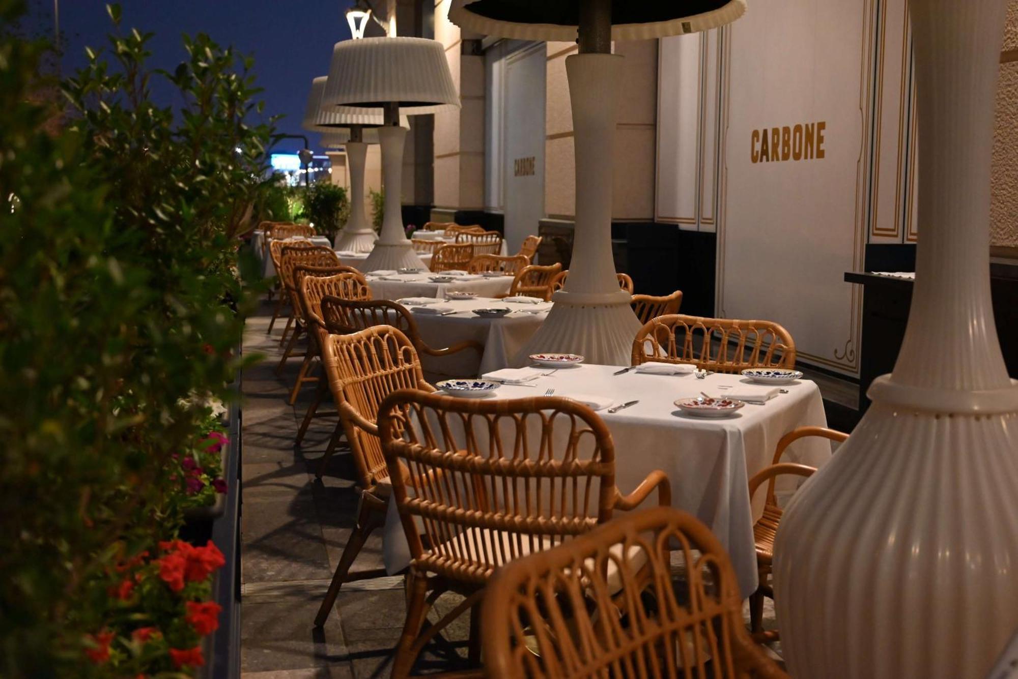 Mansard Riyadh, A Radisson Collection Hotel ภายนอก รูปภาพ The restaurant's terrace