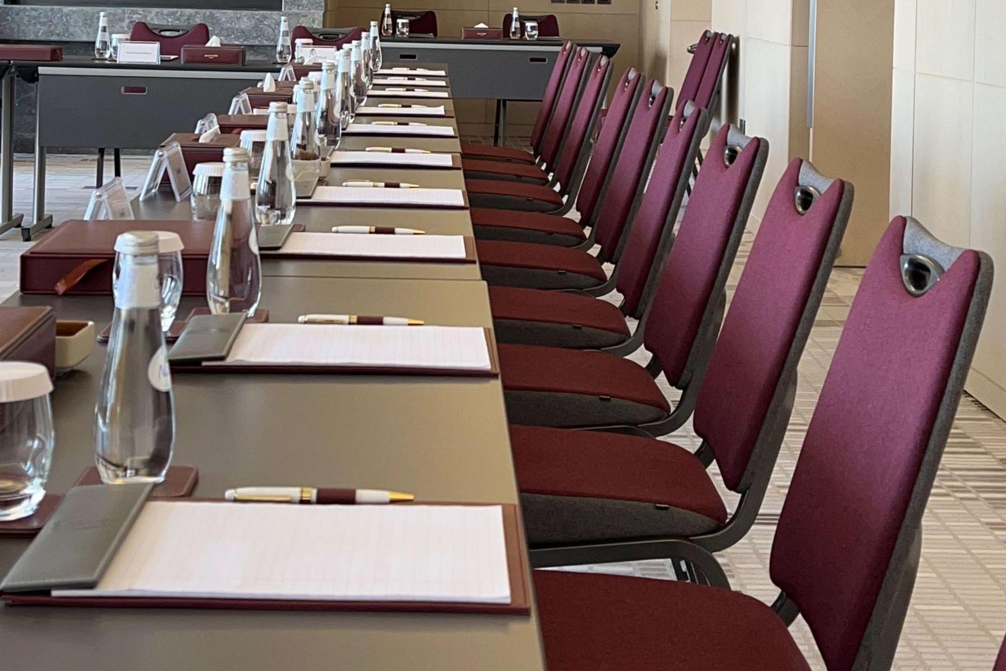 Mansard Riyadh, A Radisson Collection Hotel ภายนอก รูปภาพ A meeting room