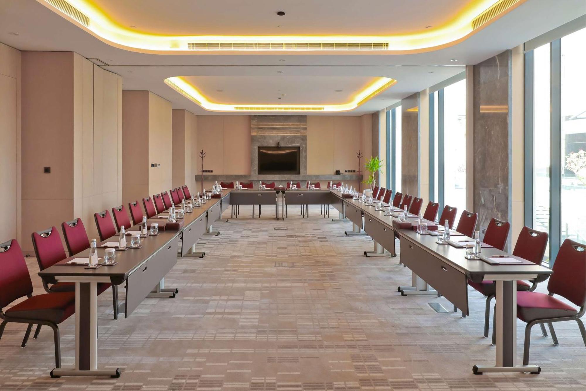 Mansard Riyadh, A Radisson Collection Hotel ภายนอก รูปภาพ Meeting room