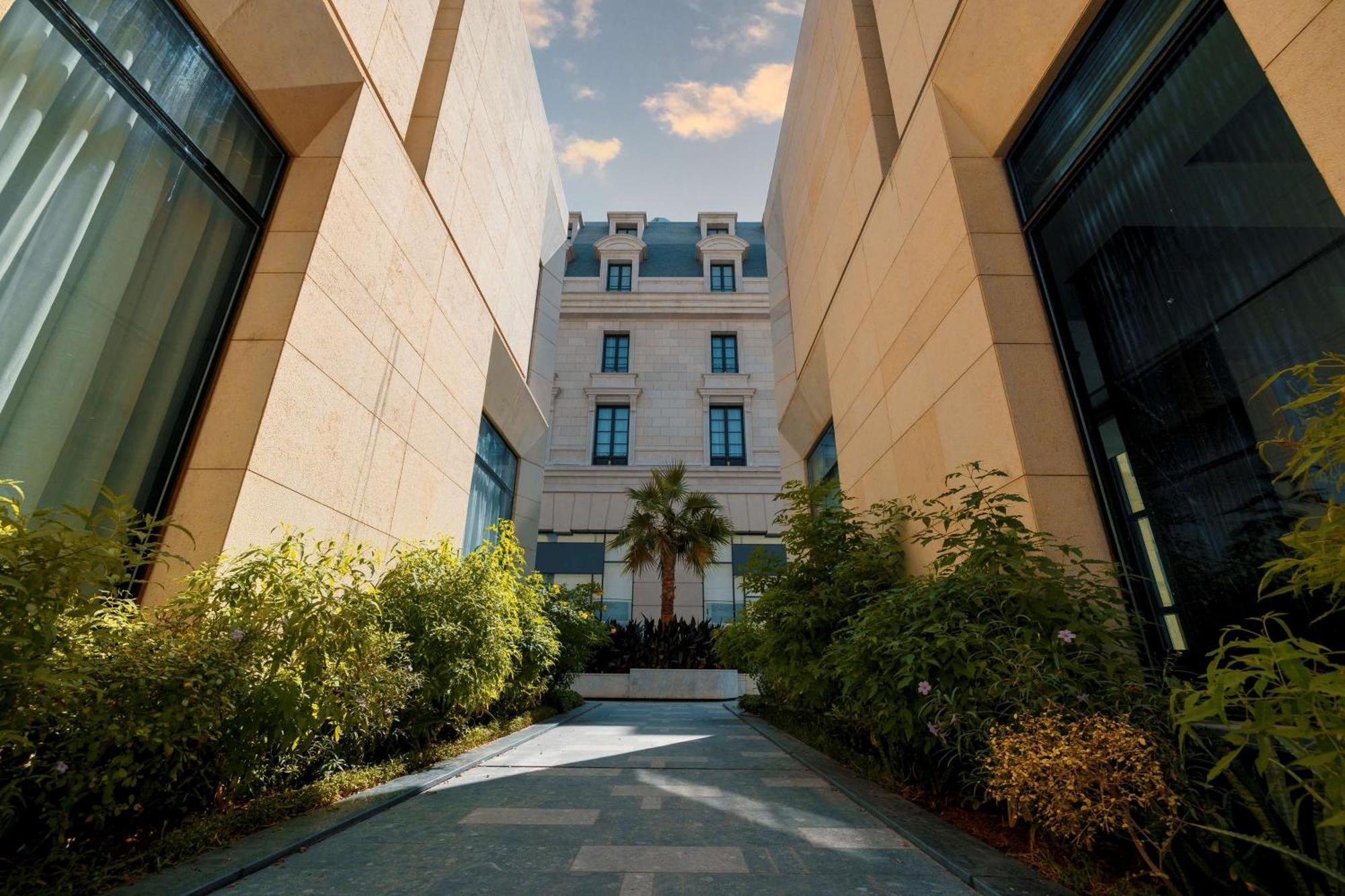 Mansard Riyadh, A Radisson Collection Hotel ภายนอก รูปภาพ The courtyard of the museum