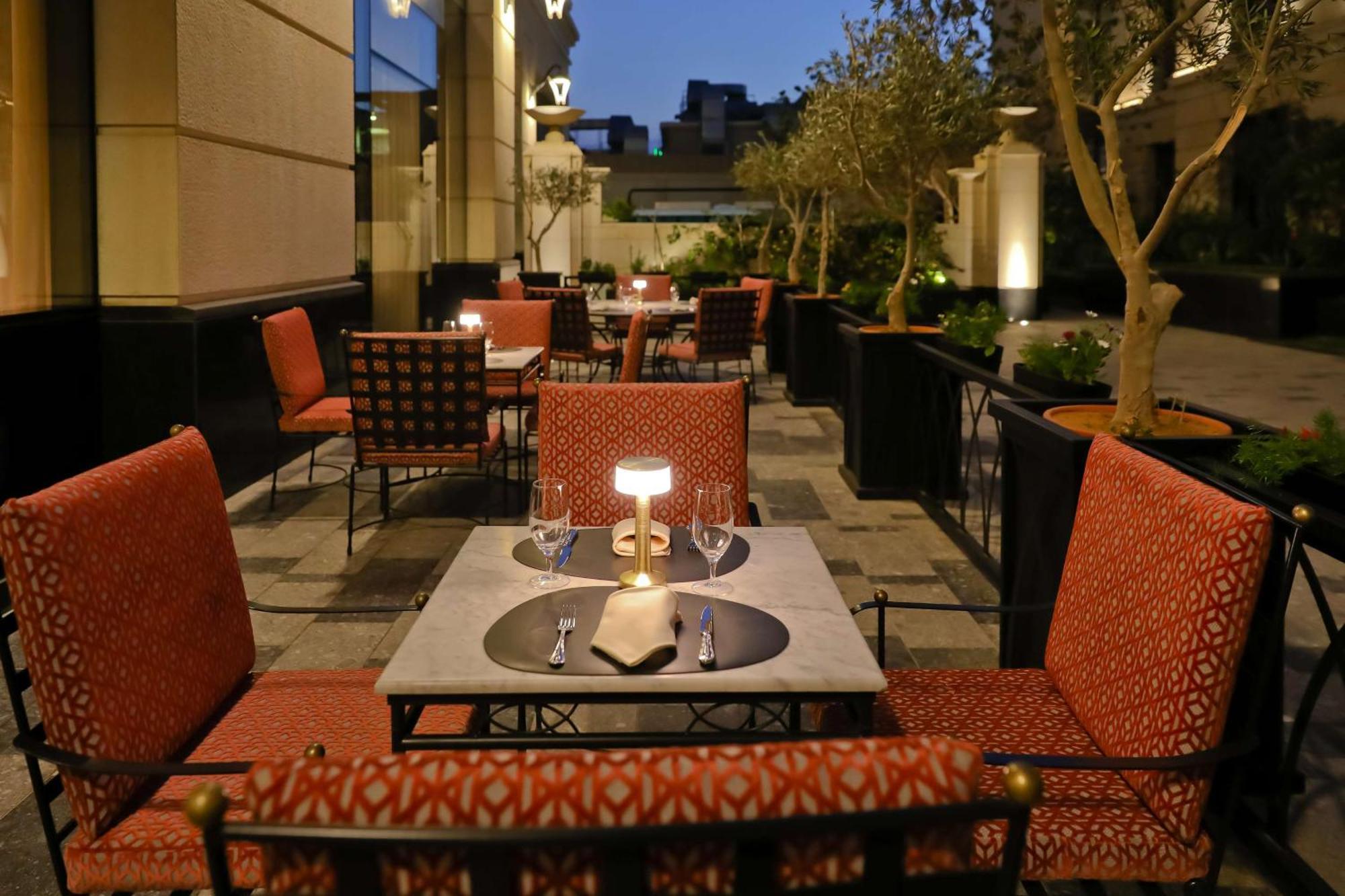 Mansard Riyadh, A Radisson Collection Hotel ภายนอก รูปภาพ The Westin Cairo