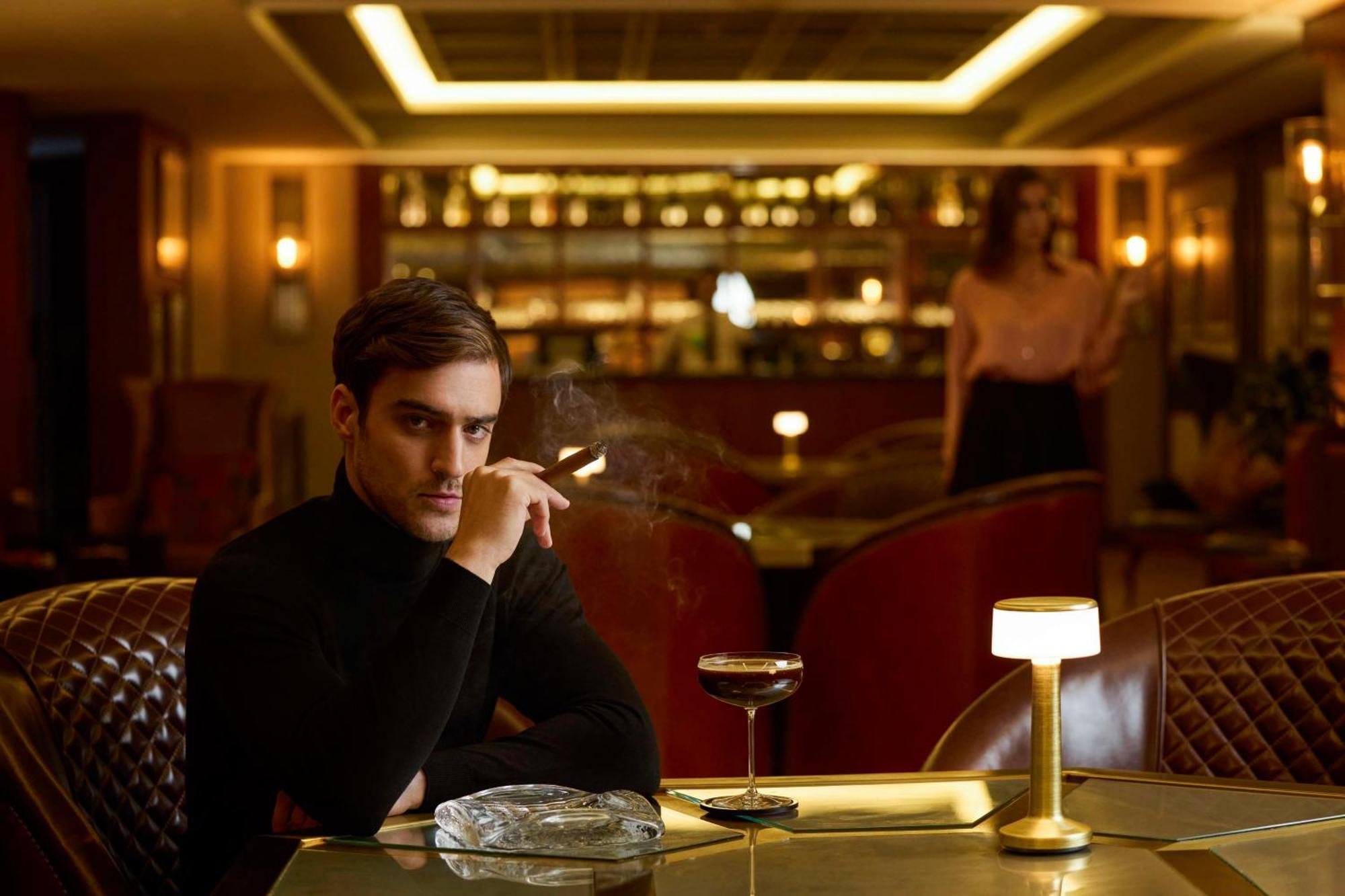 Mansard Riyadh, A Radisson Collection Hotel ภายนอก รูปภาพ The bar at the Mandarin Oriental, London