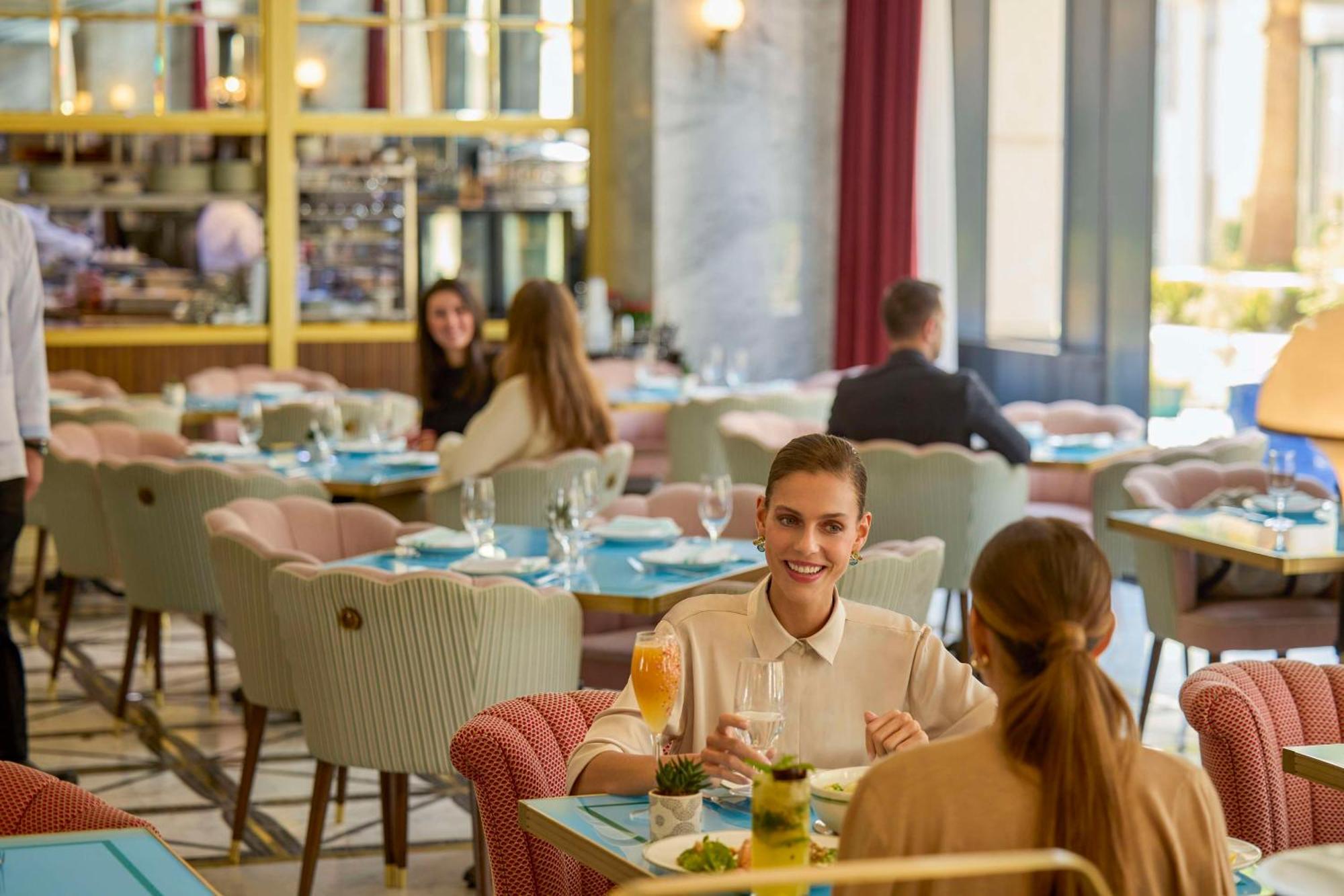 Mansard Riyadh, A Radisson Collection Hotel ภายนอก รูปภาพ Restaurant in Belgrade
